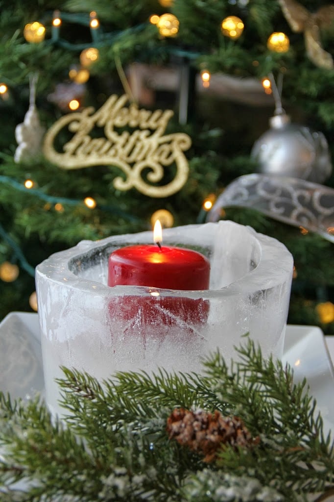 Christmas Ice Luminary - Such a beautiful craft for the holidays! Full tutorial!