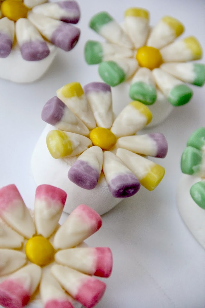 Sweet Blooms - A simple and fun treat for spring or Easter that turns marshmallows into beautiful flowers!