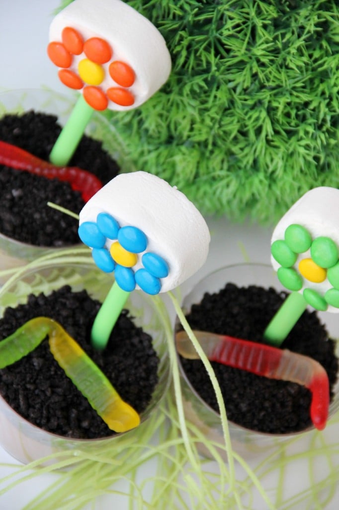 Bloomin' Dirt Cups - Bitz & Giggles