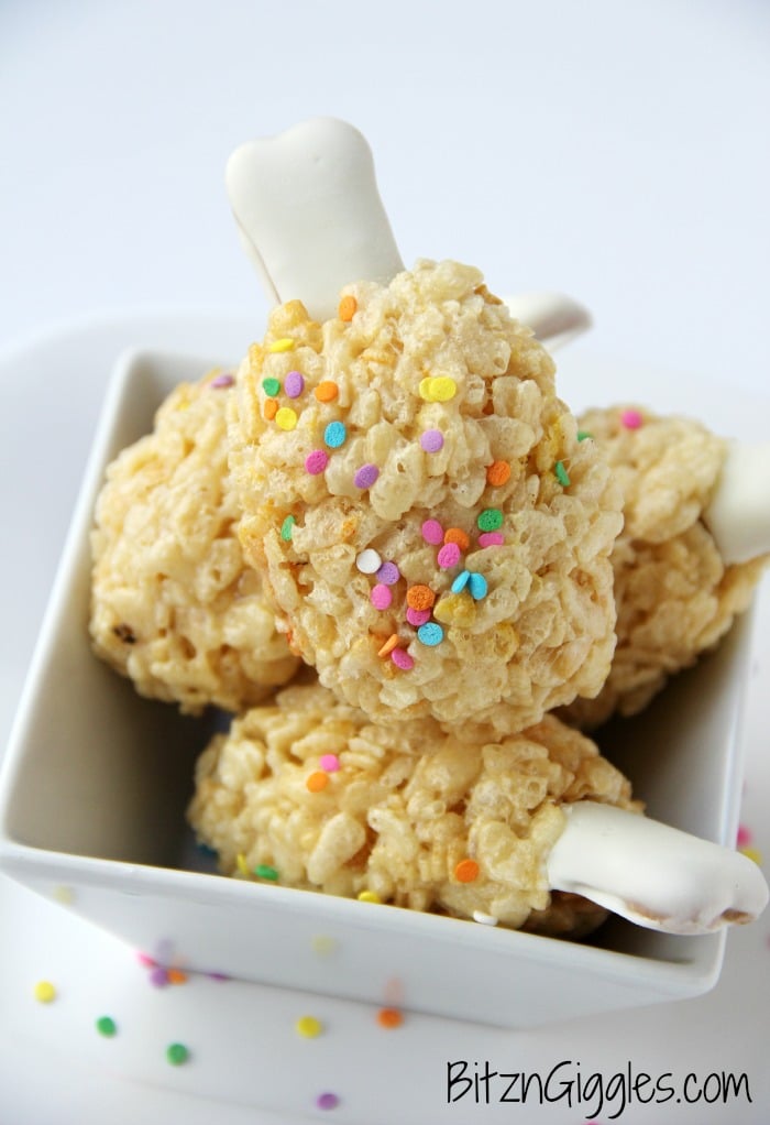 Turkey Leg Treats - A super fun Thanksgiving twist on rice krispie treats that will delight the kids.