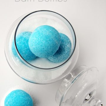 Peppermint Bath Bombs - These “blue snowballs” soothe, invigorate your senses with cool peppermint and transform your bath water color to an ocean blue.