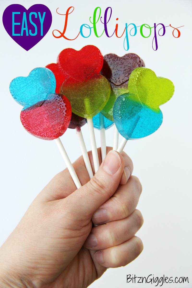 Easy Lollipops - these lollipops are made with only 1 ingredient! Kids have so much fun helping with these sweet treats!