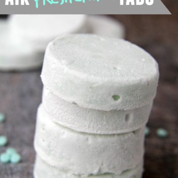 Air Freshening Tabs - Make these tablets with only three ingredients and then place anywhere that needs some freshness like garbage pails and closets!