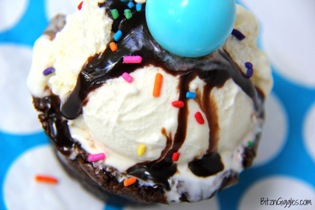 Peanut Butter Cup Brownie Bowls - A peanut butter cup infused brownie bowl perfect to build your ice cream sundae in!