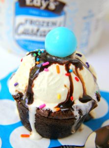 Peanut Butter Cup Brownie Bowls - A peanut butter cup infused brownie bowl perfect to build your ice cream sundae in!