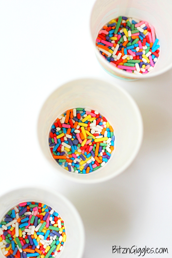 Oreo Cake Batter Pops - Super easy and delicious frozen pudding treats filled with sprinkles and chunks of Oreos.