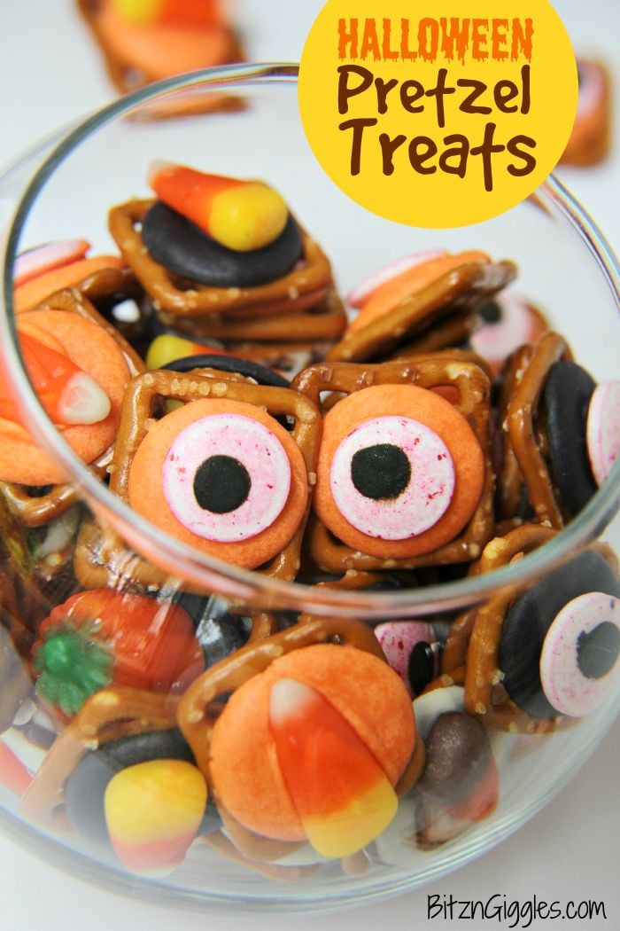 Halloween Pretzel Treats - A sweet and salty treat with a little bit of "spook!" Perfect for Halloween!