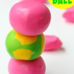 Kids Squeeze Ball - Stress ball, squishy ball whatever you'd like to call it. This toy keeps kids busy for hours and they are simple to make!