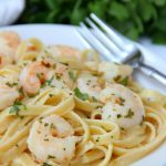 Lemon Garlic Fettuccine Pasta - lemon, garlic and red pepper flakes bring a punch of flavor to this quick and easy pasta recipe!