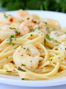 Lemon Garlic Shrimp Fettuccine - lemon, garlic and red pepper flakes bring a punch of flavor to this quick and easy shrimp pasta recipe!