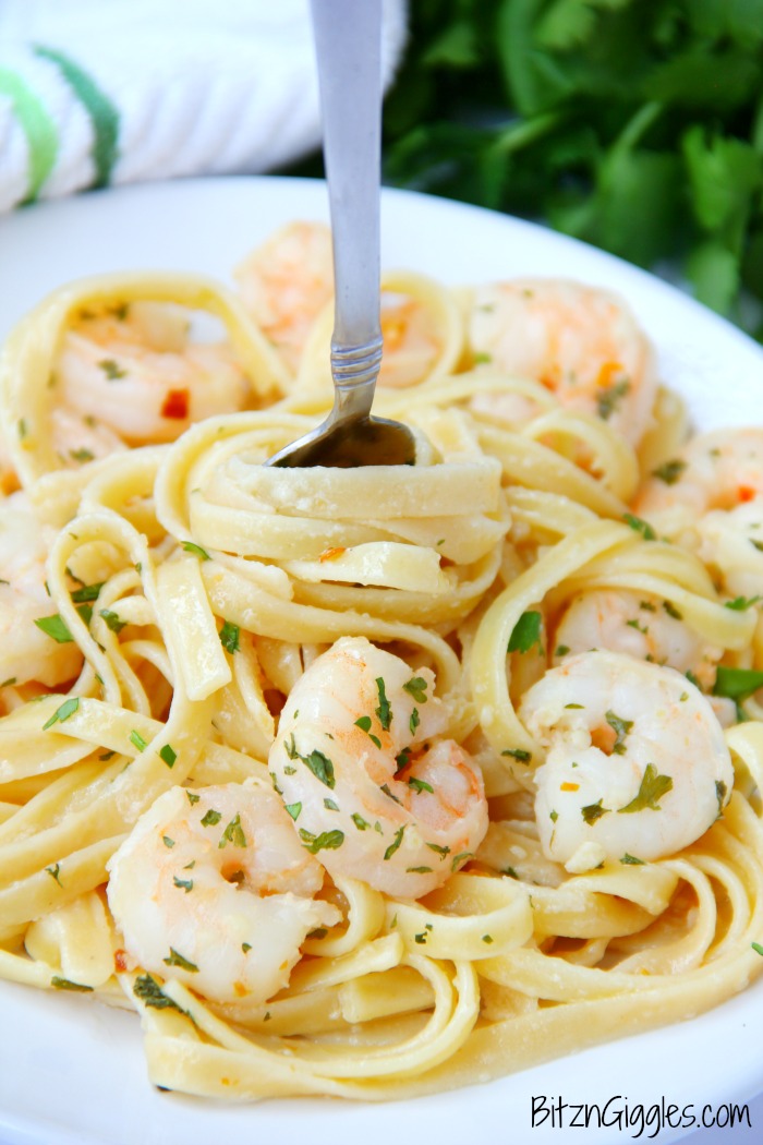 Lemon Garlic Fettuccine - lemon, garlic and red pepper flakes bring a punch of flavor to this quick and easy shrimp pasta recipe!