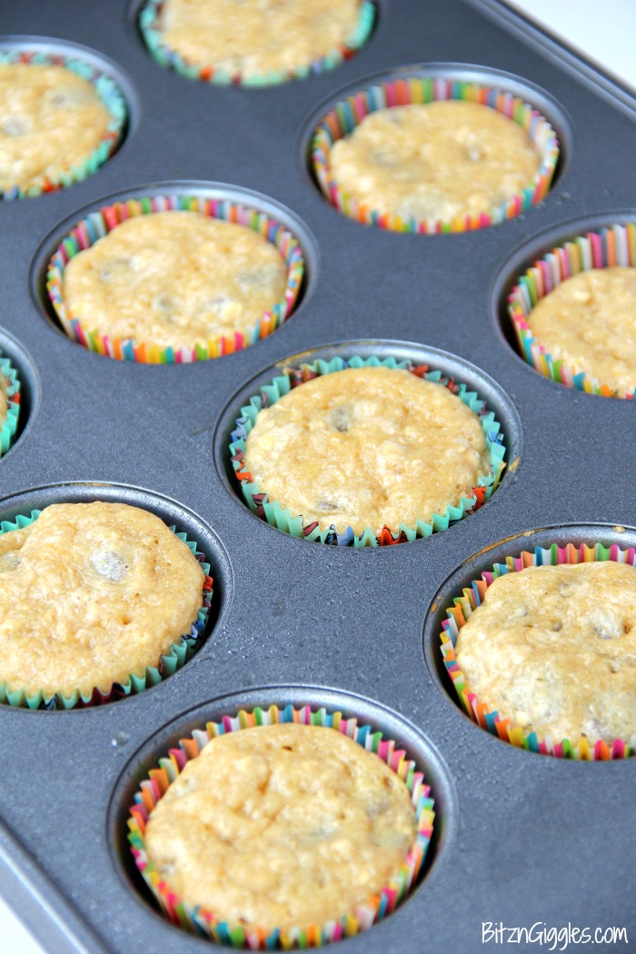 Dog Cupcakes - Easy Banana Cupcakes for Dogs! These pupcakes are perfect for your dog's birthday or even just those times you want to bake a special treat for your furry family member!