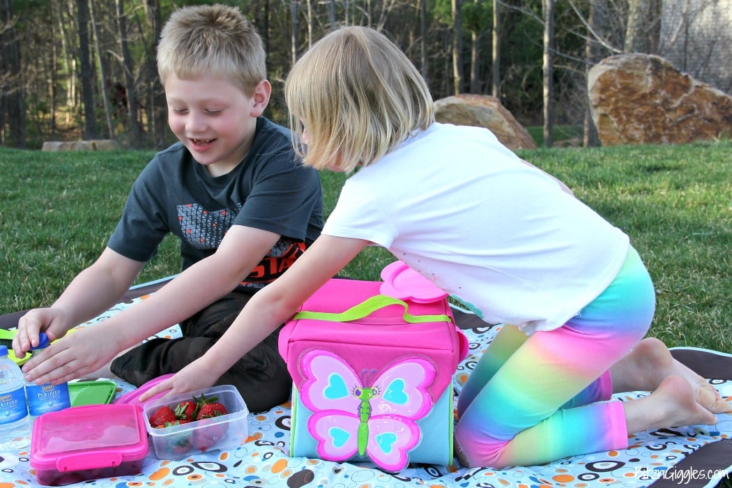 Free Printable Picnic Invite - Surprise your kids with a picnic at a favorite park or right in your backyard. A perfect idea for families looking for more quality time together!