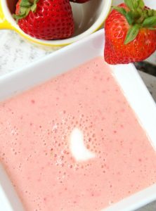 Easy Strawberry Soup - A light, cool and refreshing dessert or appetizer featuring fresh strawberries and vanilla yogurt! So yummy for the summertime!