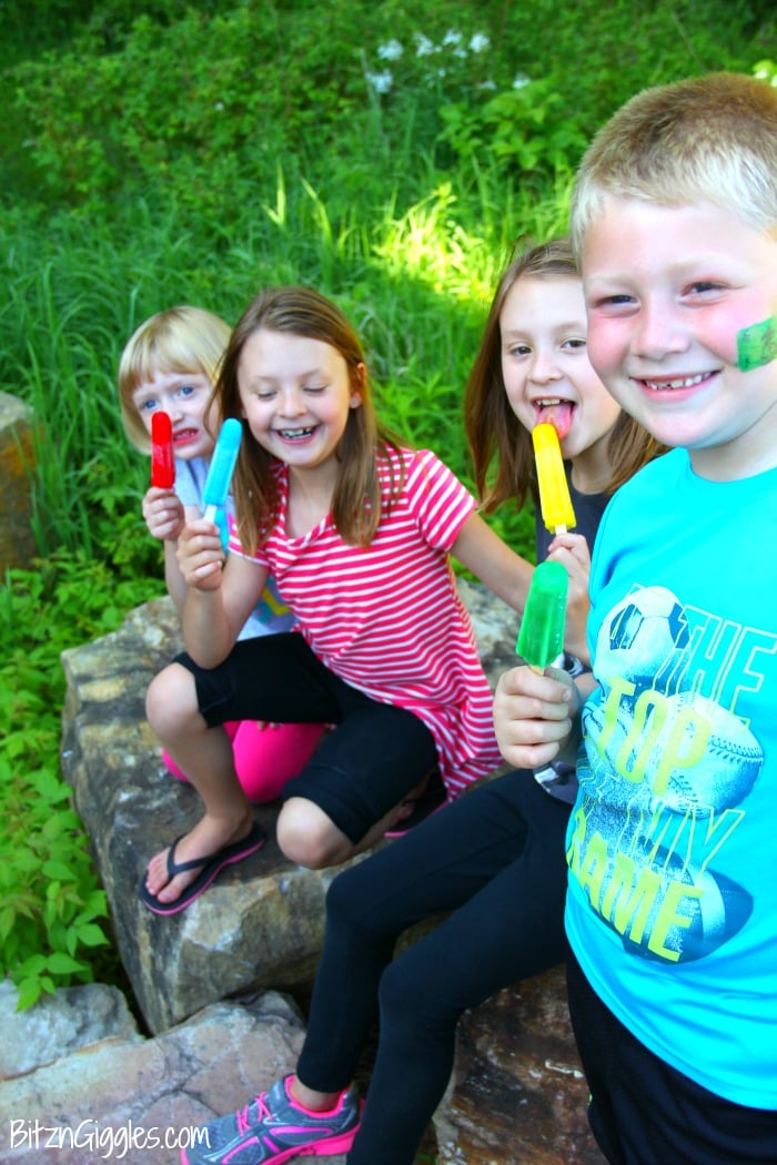 Summer Popsicle Party With FREE Printables! What a cute idea and party theme for the summer! Post includes printable invite and banner!