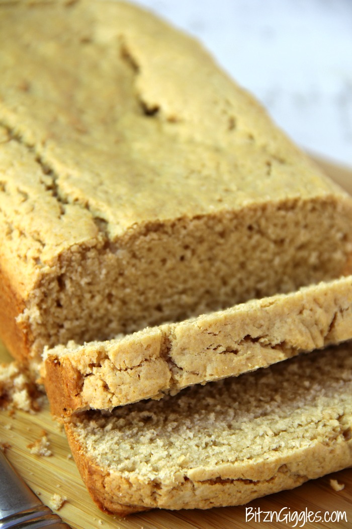 Peanut Butter Bread - Only 6 ingredients and so easy and quick to bake! Goes great with grape jelly, chocolate spread or just plain old peanut butter!