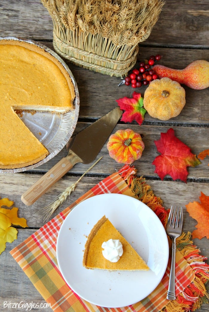 Cheesecake Pumpkin Pie - Quick and easy pumpkin pie with a creamy and delicious cheesecake layer!