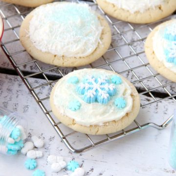 Classic Sugar Cookies - A must-have recipe for cookie lovers who don't like to chill or roll out dough!