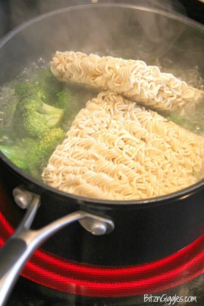 Creamy Cheddar and Broccoli Noodles - A deliciously creamy pasta side dish the whole family will love!