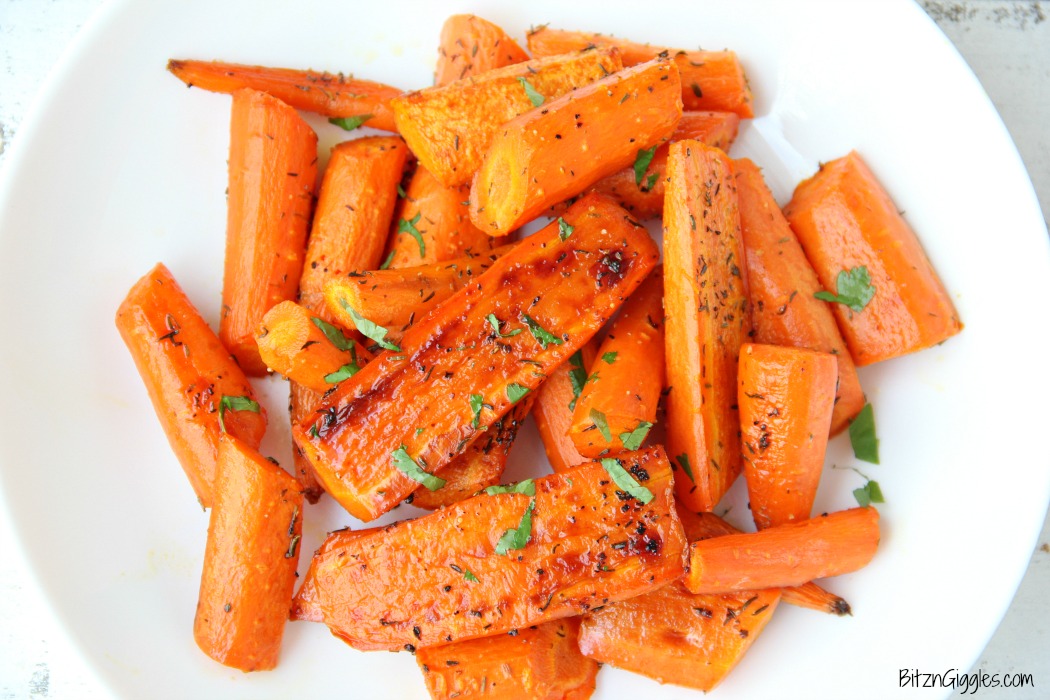 Honey Roasted Carrots - sweet and flavorful carrots roasted to perfection! Such a delicious side to any meal!