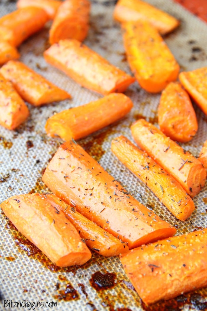 Honey Roasted Carrots - sweet and flavorful carrots roasted to perfection! Such a delicious side to any meal!