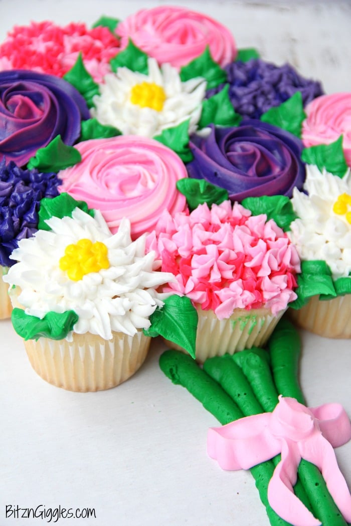 Mother's Day Cupcake Cake with Free Printable - A simple, beautiful cupcake flower bouquet that comes together with store-bought cupcakes from the grocery store bakery!