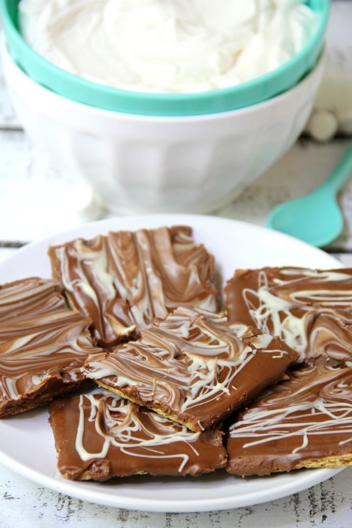 S'mores Dipping Squares - Chocolate and peanut butter graham squares with a marshmallow cream dip!