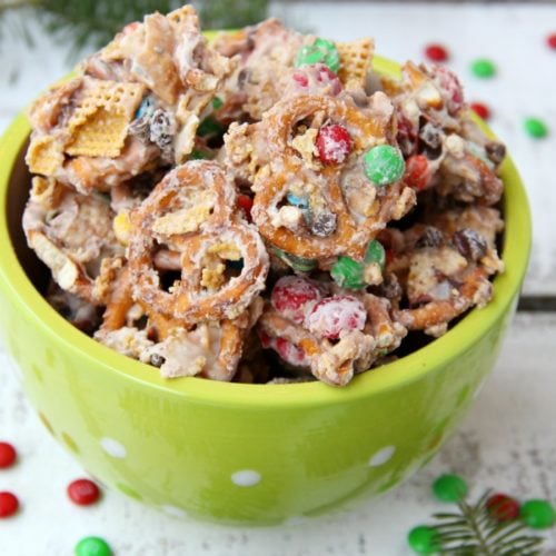 Christmas Crunch Snack Mix - Bitz & Giggles