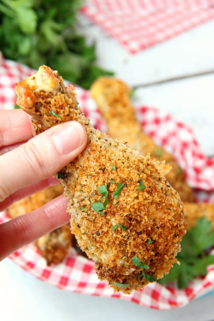 Double Crunch Chicken Drumsticks - These chicken drumsticks are super crunchy on the outside and packed with flavor! Make them in the air fryer or the oven!