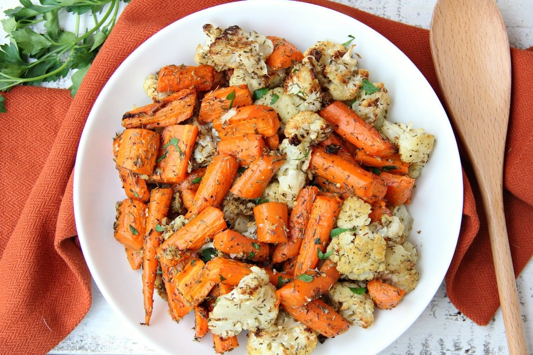 Featured image of post Steps to Make Garlic Roasted Carrots And Cauliflower