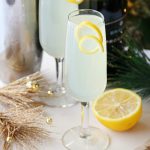 French 75 Champagne Cocktail - An elegant champagne cocktail with history that dates back to WWI. A perfect drink for parties and celebrations, especially New Year's Eve!