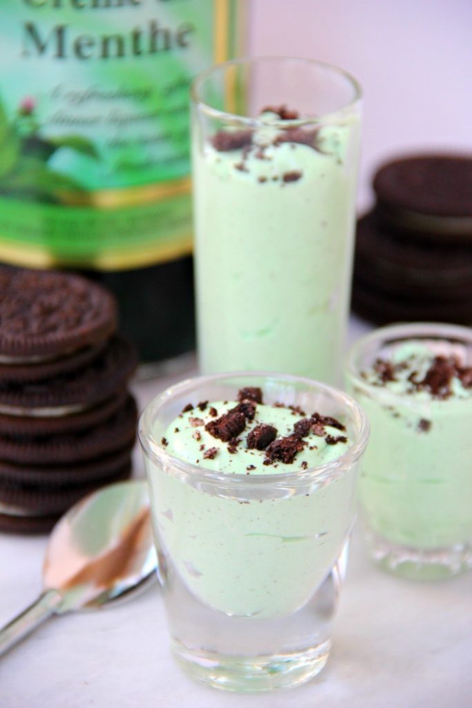 Mint Oreo Pudding Shots - Bitz & Giggles