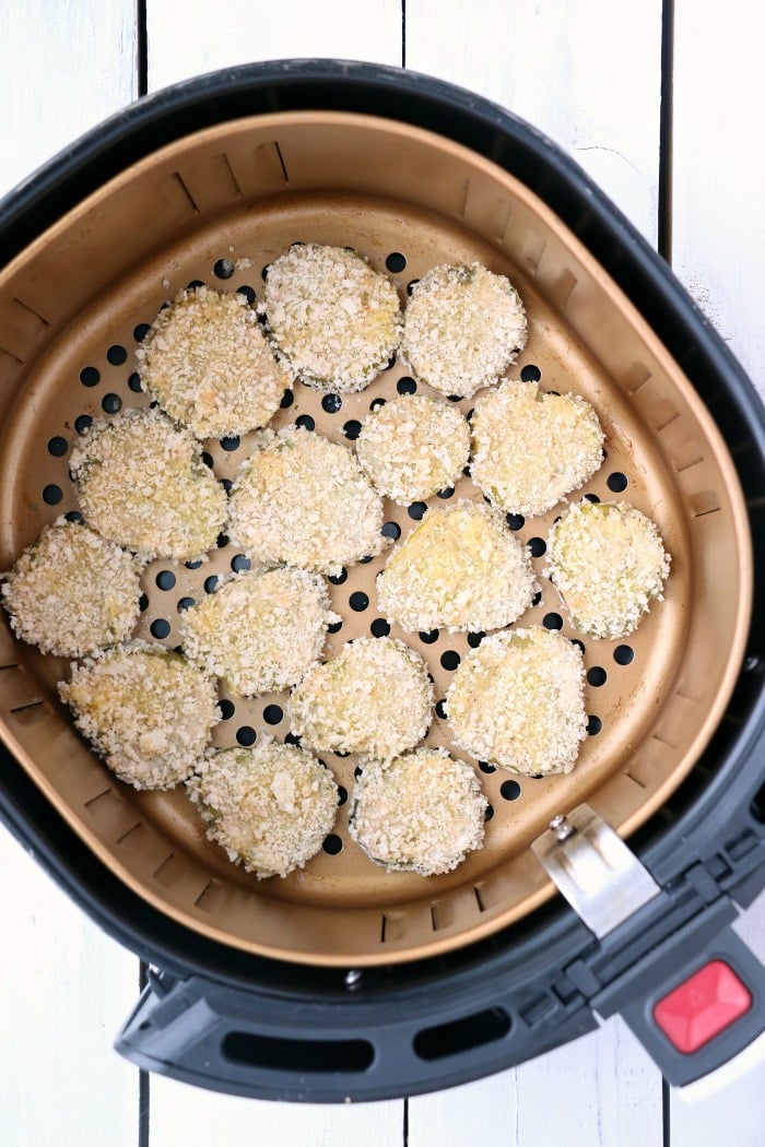 Air Fryer Fried Pickles - Crunchy dill pickle slices covered in crispy, seasoned Panko bread crumbs! So good and good for you, too!