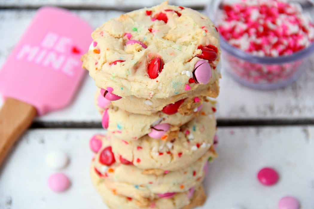 5-Ingredient Funfetti Cake Mix Cookies - Easy, moist, cake-like cookie decorated with M&Ms and sprinkles.