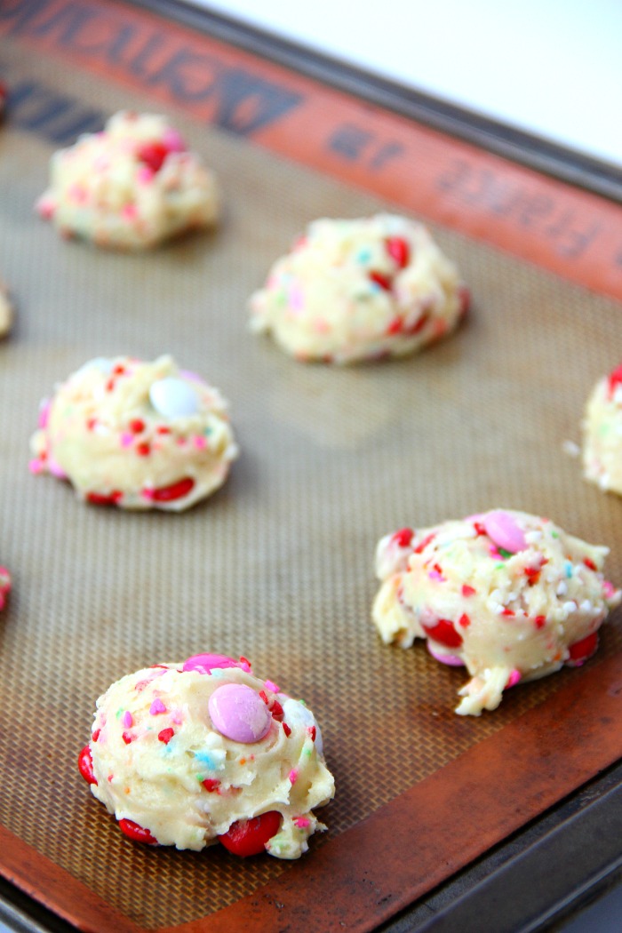 5-Ingredient Funfetti Cake Mix Cookies - Easy, moist, cake-like cookie decorated with M&Ms and sprinkles.