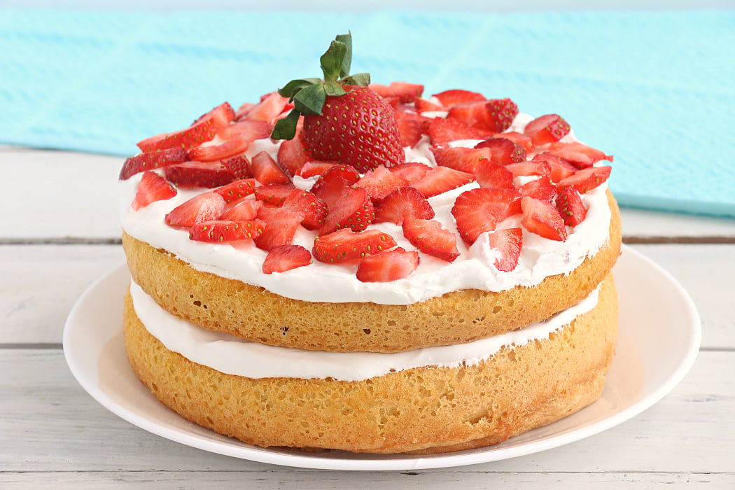 Strawberry CAKE in AIR FRYER, 2 recipes in Airfryer