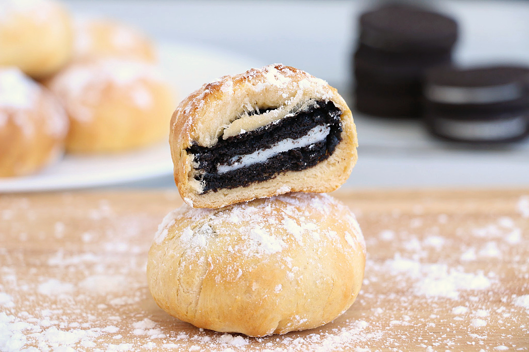 Air Fryer Oreos - A carnival food favorite made a little bit better for you, right in the air fryer with no oil or grease!