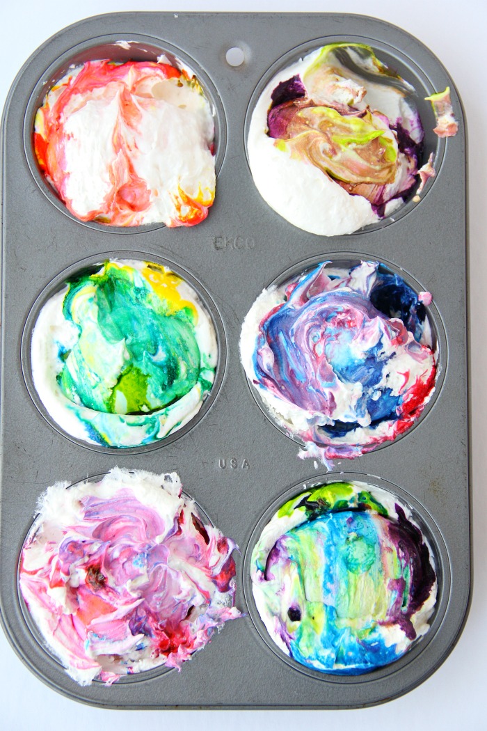 Cool Whip Easter Eggs - Cool Whip helps produce swirls of gorgeous color in this family-friendly DIY easter egg dyeing method!