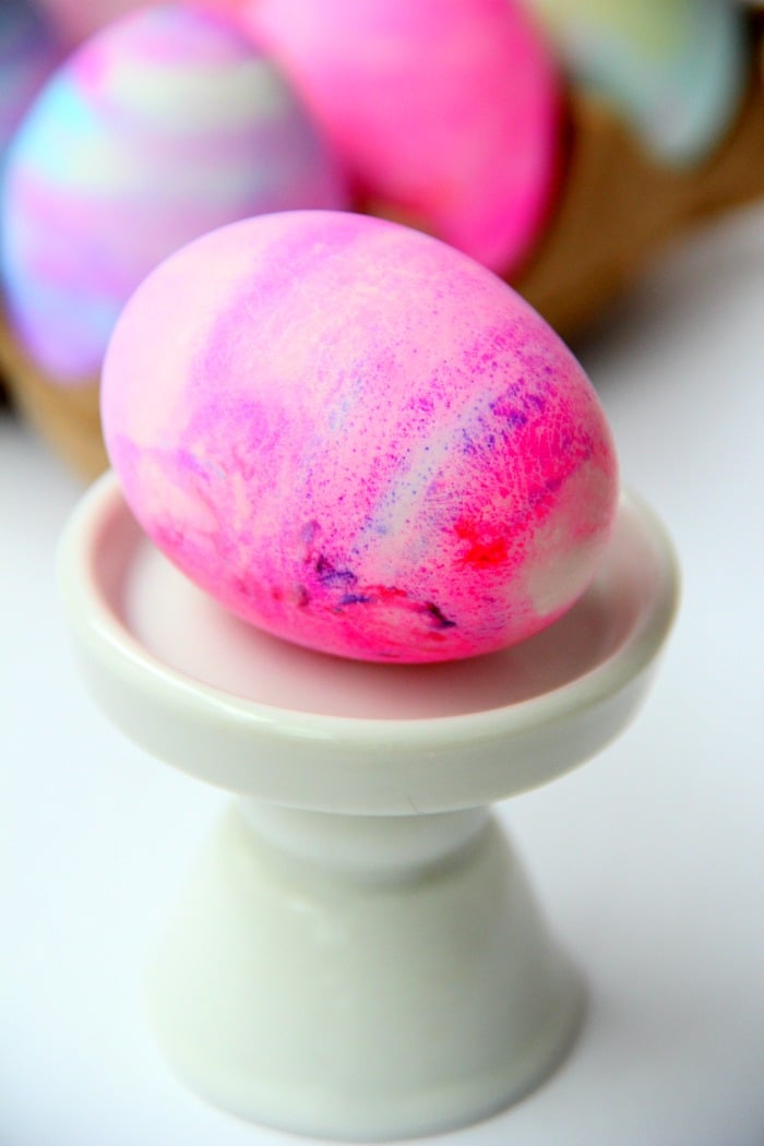 Cool Whip Easter Eggs - Cool Whip helps produce swirls of gorgeous color in this family-friendly DIY easter egg dyeing method!