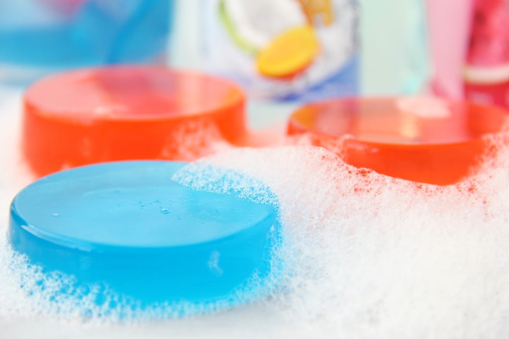 Colorful and Invigorating DIY Jelly Soaps