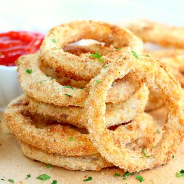 Air Fryer Onion Rings - Fresh onion slices dredged in a flavorful breadcrumb mixture and air fried until crispy and perfectly golden.