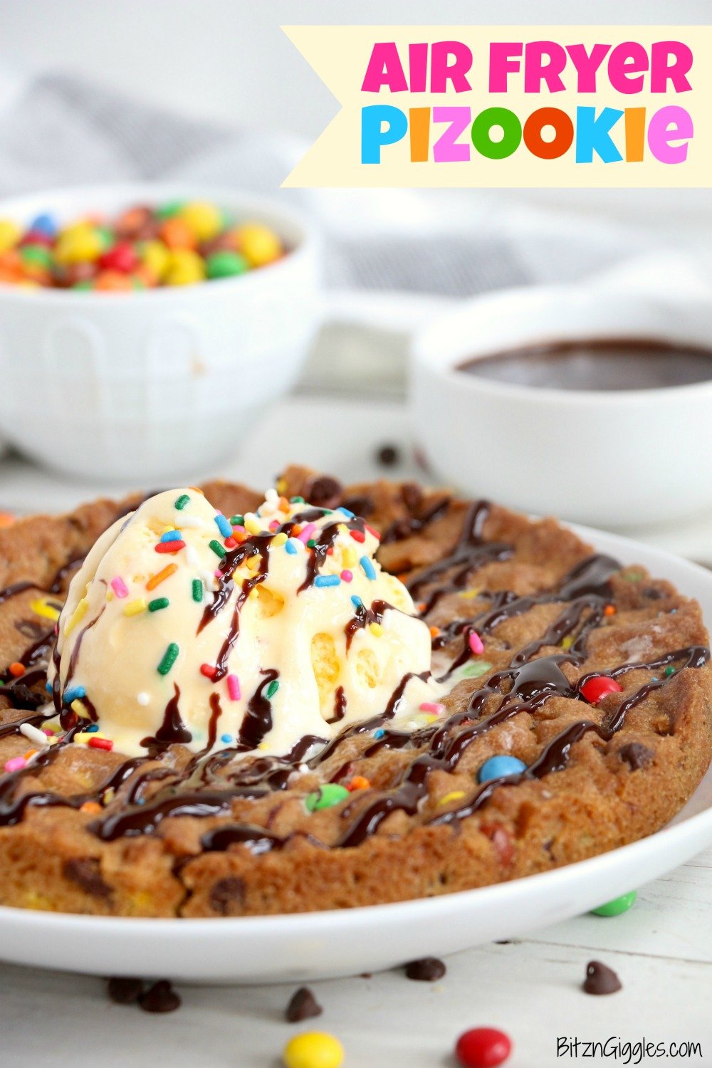 Pizookie {aka Pizza Cookie!} +VIDEO