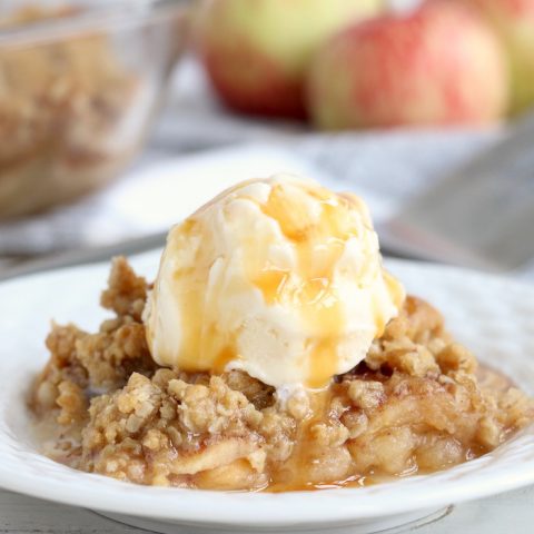 Easy Apple Crisp - Bitz & Giggles