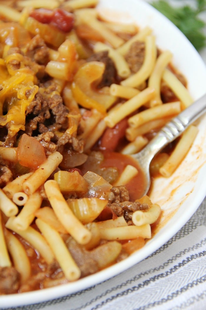 Big Batch Homemade Chili - A flavorful, yet mild chili, perfect for parties and gatherings. This chili is a family favorite and serves a crowd! 