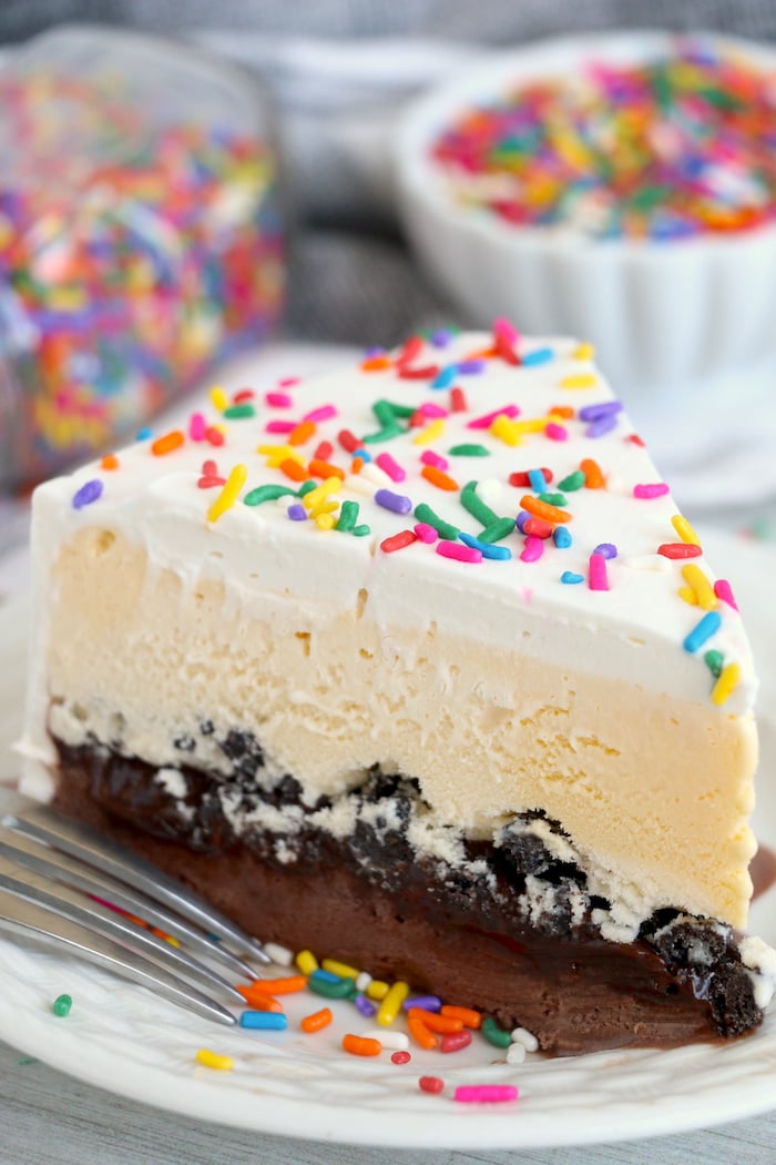 SO EASY: Brownie Oreo Ice Cream Sandwich Cake - Jen Schmidt