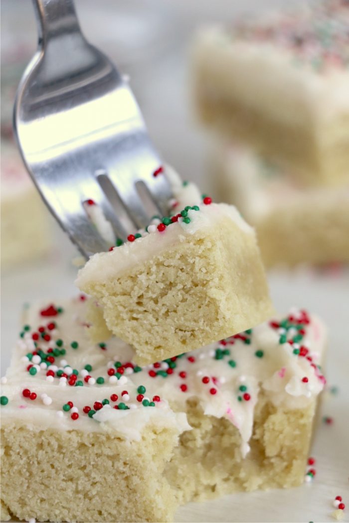 Christmas Sugar Cookie Cake Bars - Bitz & Giggles
