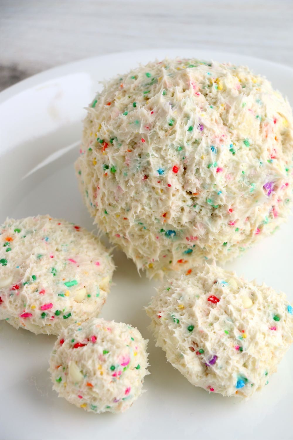 Different sized cake mix cheese balls