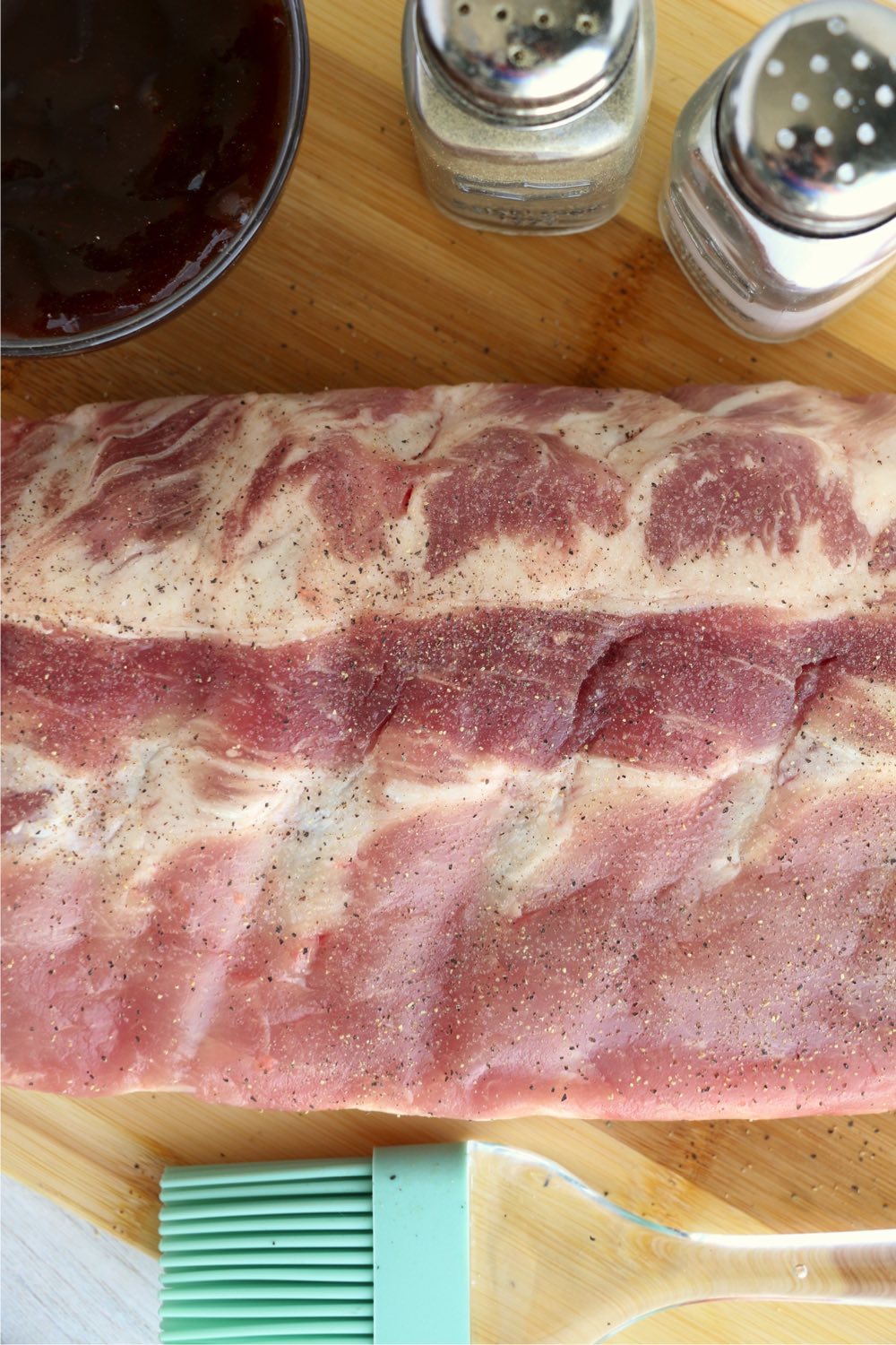Rack of ribs with salt and pepper