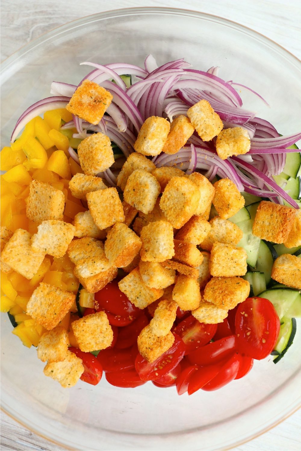 Salad with croutons on top