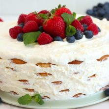 vanilla wafer layered icebox cake